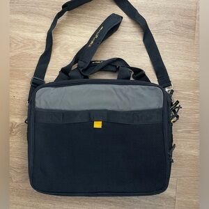 Targus multiple compartments bag